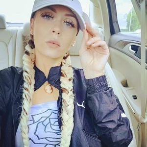 Meet your Posher, Stephanie